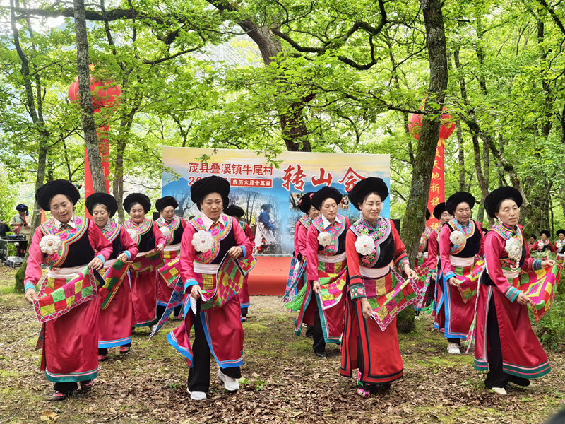 18转山会非遗展演 摄影：黄梅.png